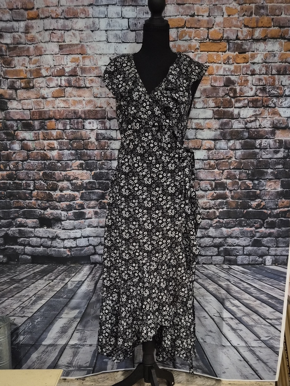 Max Studio Black and White Floral Dress
